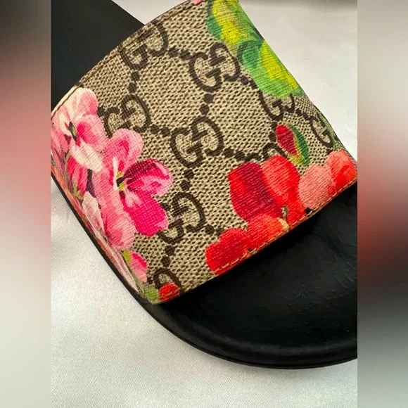 EUC Gucci Slides - Pursuit Slide Sandal (Women) - Picture 13 of 14